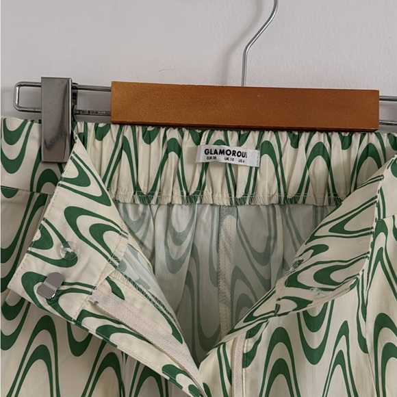 Glamorous 2 Piece Open Back Set - Picture 4 of 5